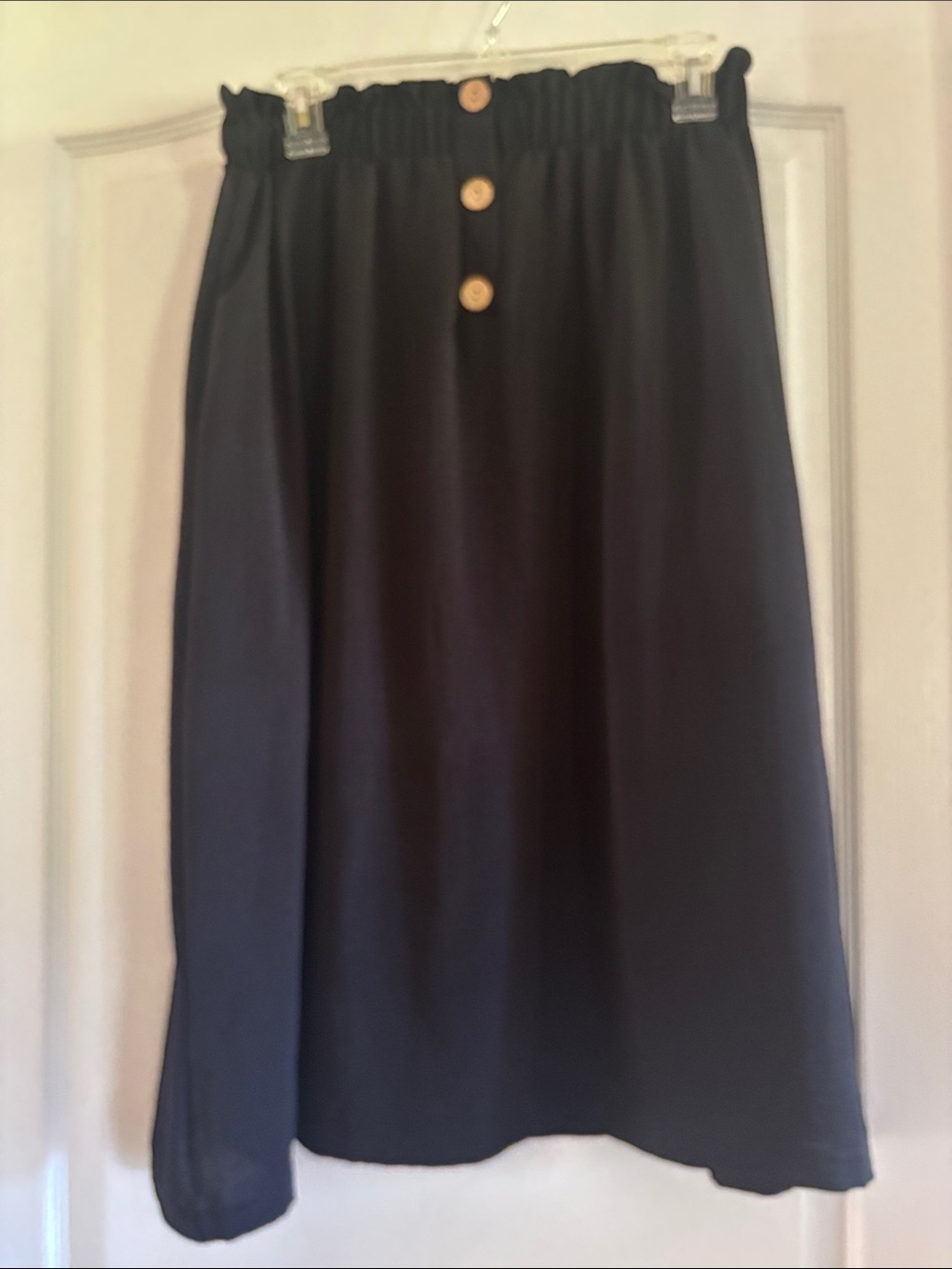 white birch Black Button-Front Elastic Waist Midi Skirt